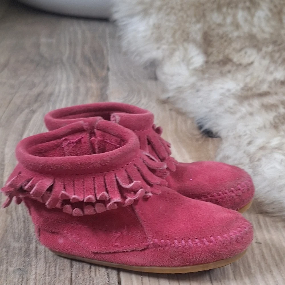 Minnetonka Toddler Pink Fringe Boots Suede Moccasin Ankle Boots Size 5